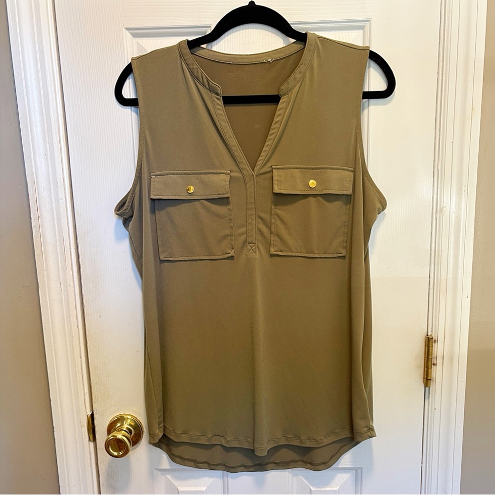 ♥️💖 Michael Kors Olive Green Sleeveless Utility Blouse